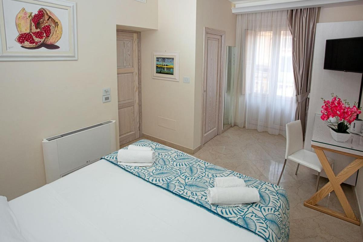 Residenza Donna Giovanna โตรเปอา ภายนอก รูปภาพ
