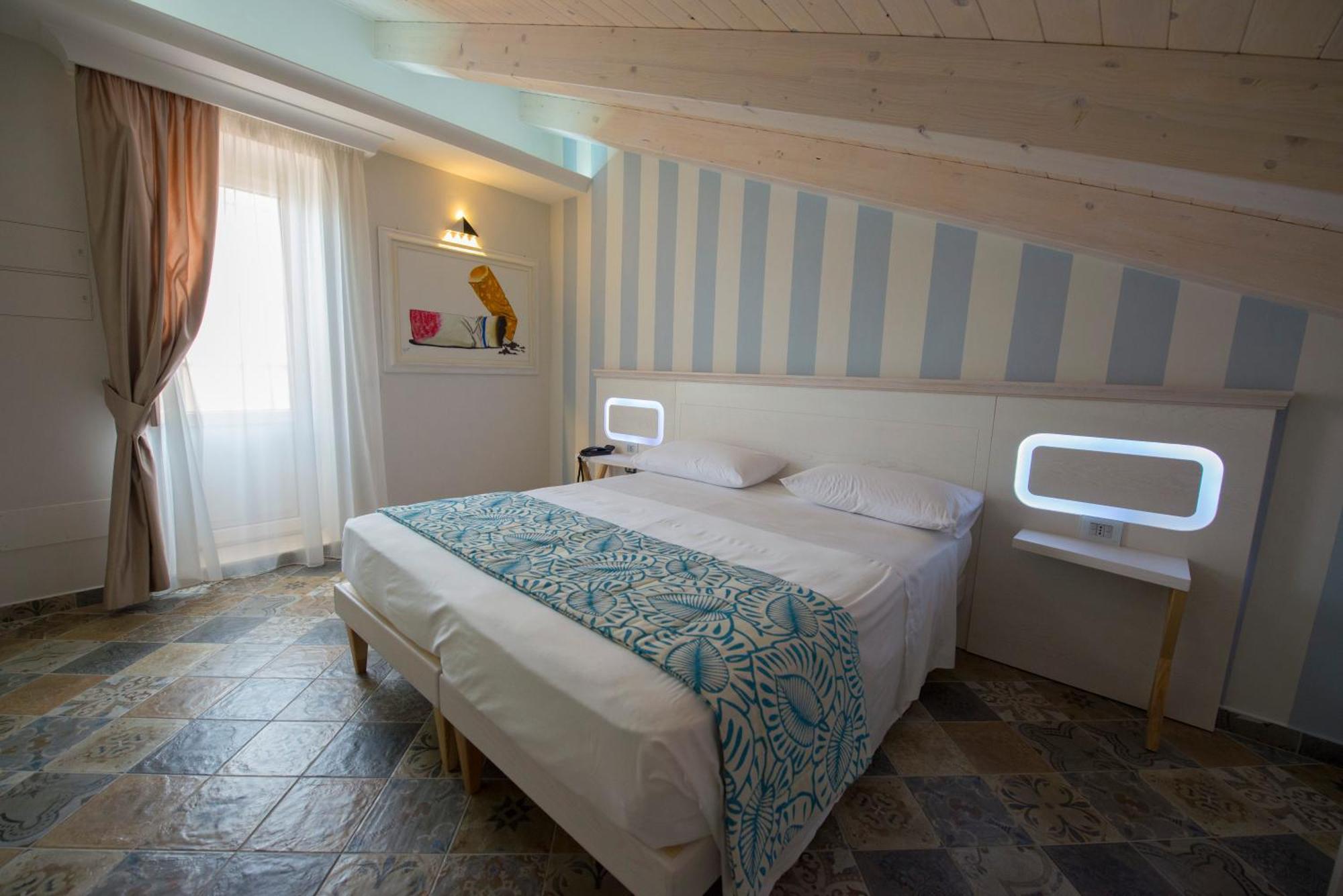 Residenza Donna Giovanna โตรเปอา ห้อง รูปภาพ