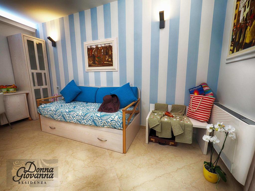 Residenza Donna Giovanna โตรเปอา ภายนอก รูปภาพ