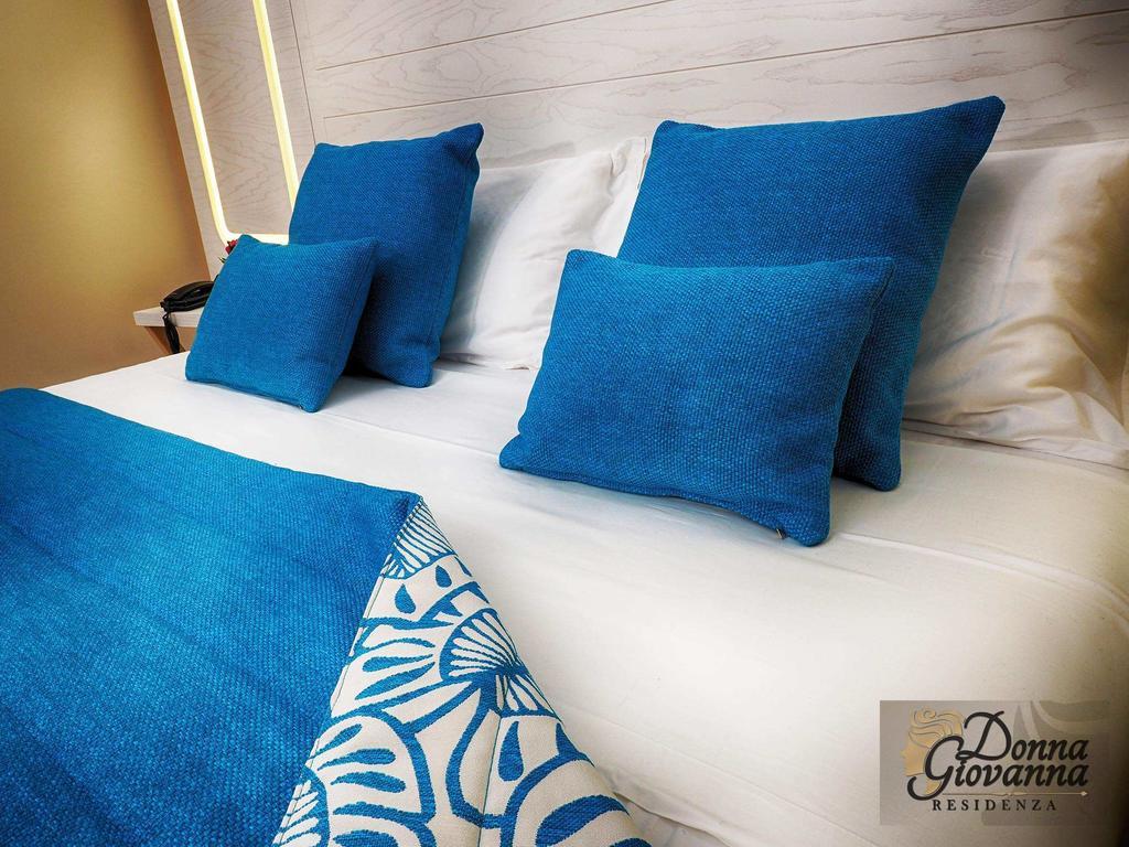 Residenza Donna Giovanna โตรเปอา ภายนอก รูปภาพ