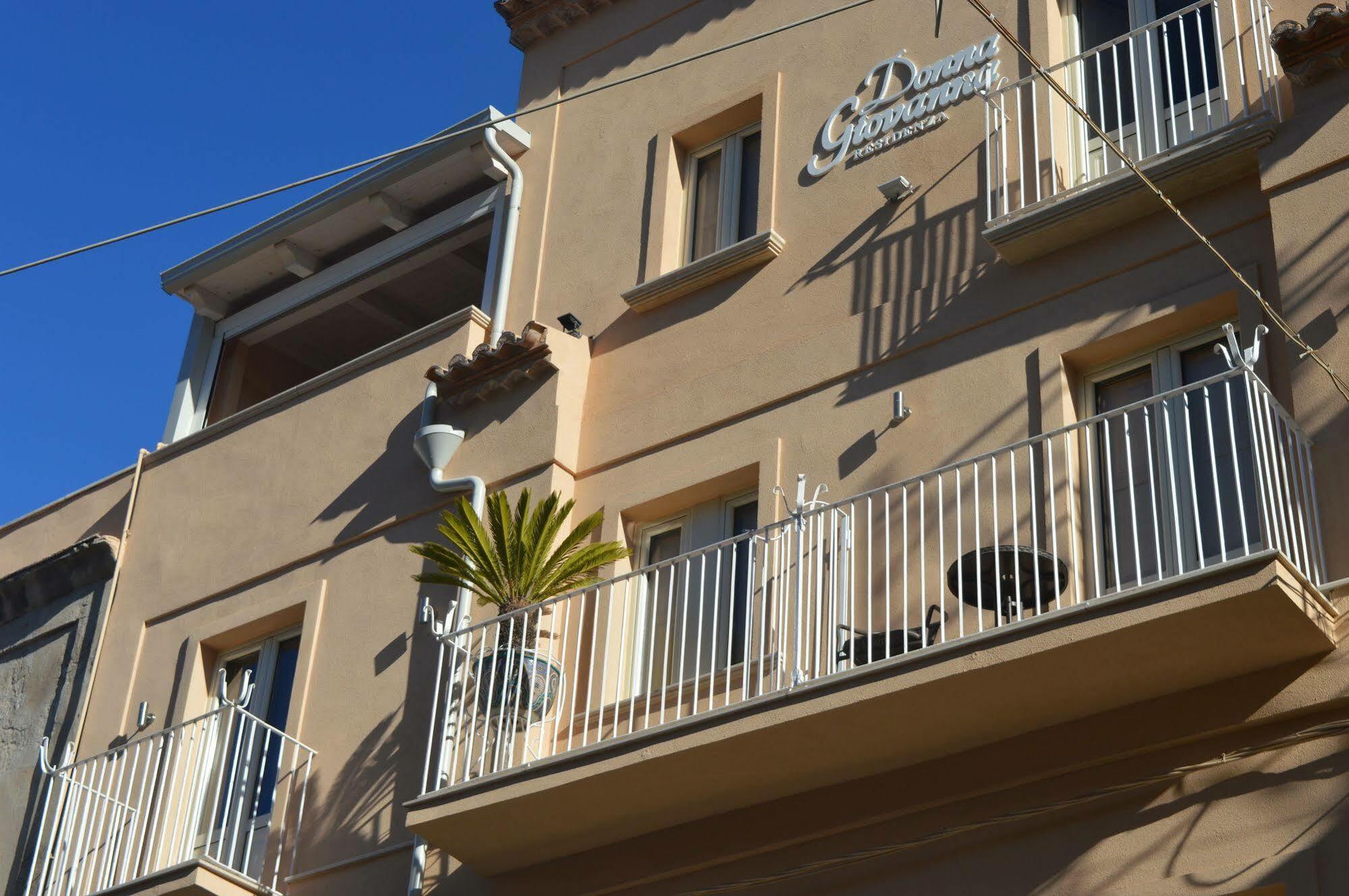 Residenza Donna Giovanna โตรเปอา ภายนอก รูปภาพ