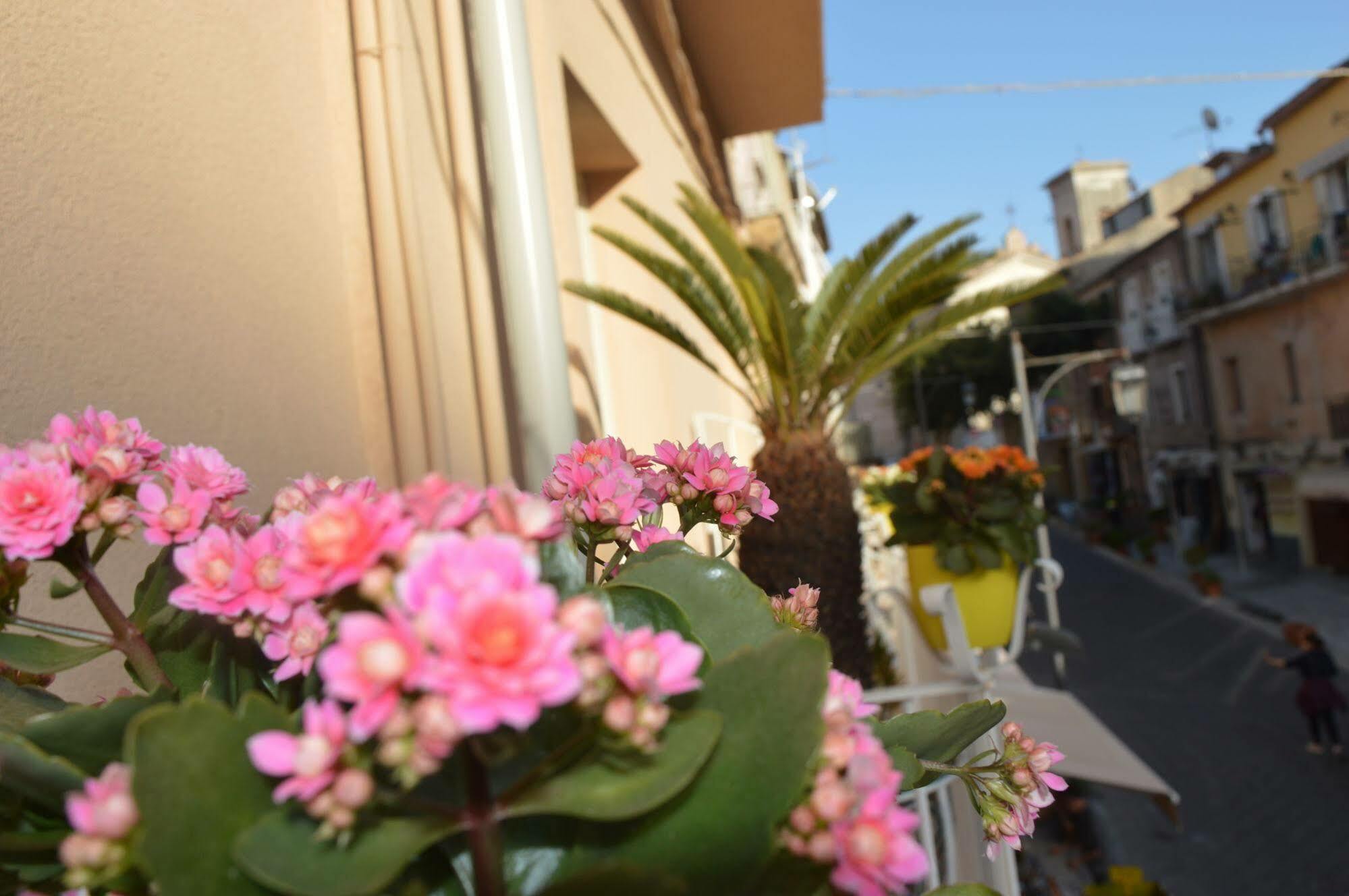Residenza Donna Giovanna โตรเปอา ภายนอก รูปภาพ