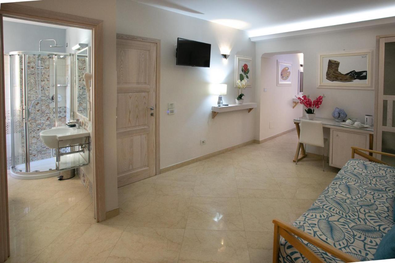 Residenza Donna Giovanna โตรเปอา ภายนอก รูปภาพ